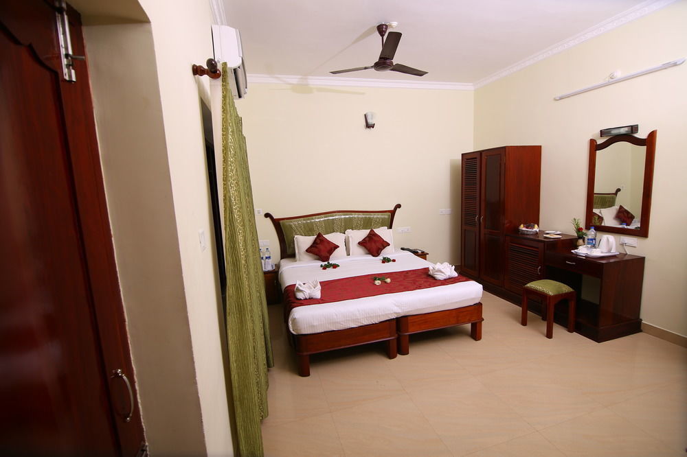 Hotel Searock Beach Resort Kovalam Exterior photo